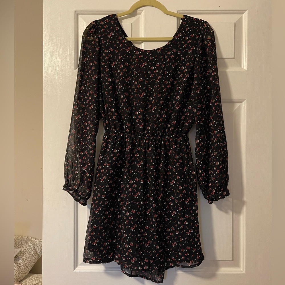 Forever 21 Black Floral Long Sleeve Dress